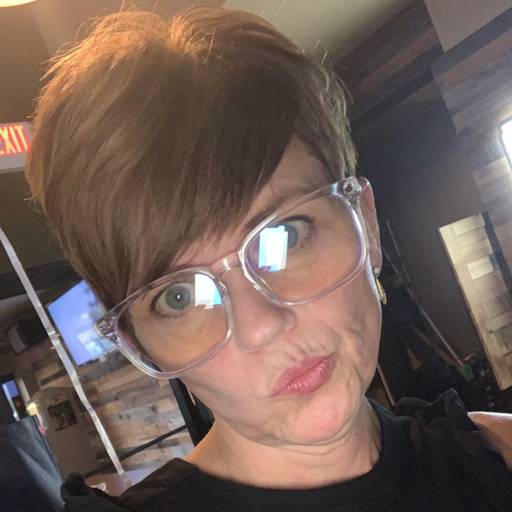 Meet your Posher, Niki